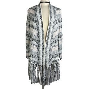 New Chico’s Light Gray Dark Charcoal Gray, Orchid & White Fringed Shawl Medium